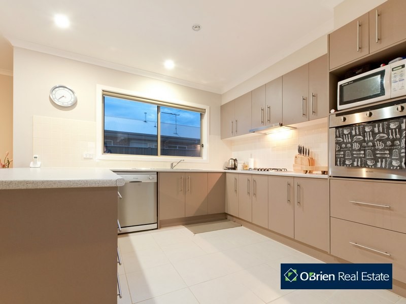 84 Alisma Boulevard, Cranbourne North VIC 3977