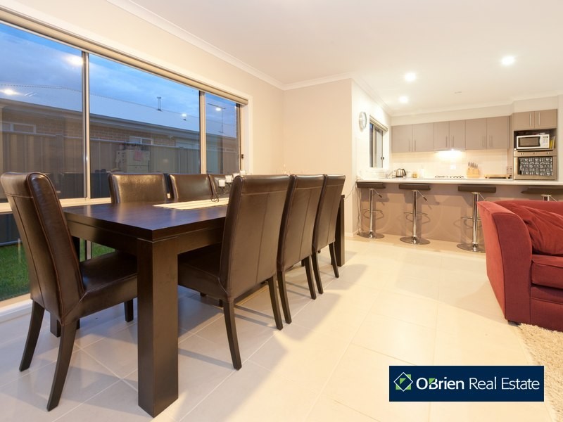 84 Alisma Boulevard, Cranbourne North VIC 3977