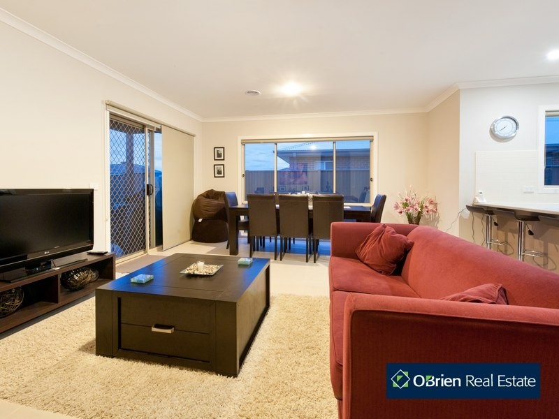 84 Alisma Boulevard, Cranbourne North VIC 3977