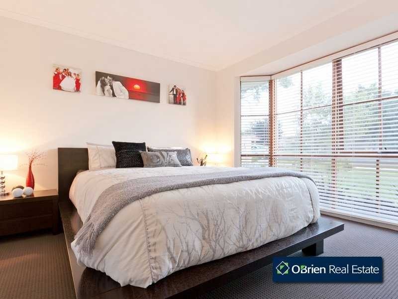 1/55-57 Strathavan Drive, Berwick VIC 3806