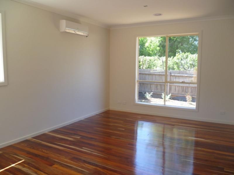 2/38 Manuka Road, Berwick VIC 3806