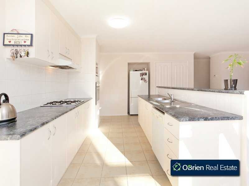 17 Dunmera Crescent, Narre Warren South VIC 3805