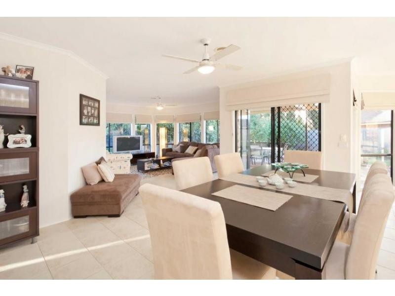 17 Dunmera Crescent, Narre Warren South VIC 3805