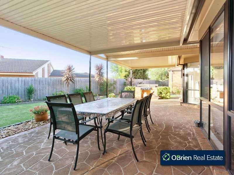 17 Dunmera Crescent, Narre Warren South VIC 3805