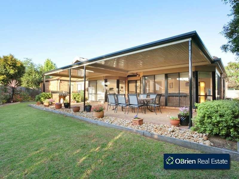 17 Dunmera Crescent, Narre Warren South VIC 3805