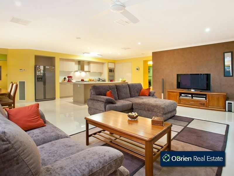 13 Kimberley Downs Court, Narre Warren South VIC 3805