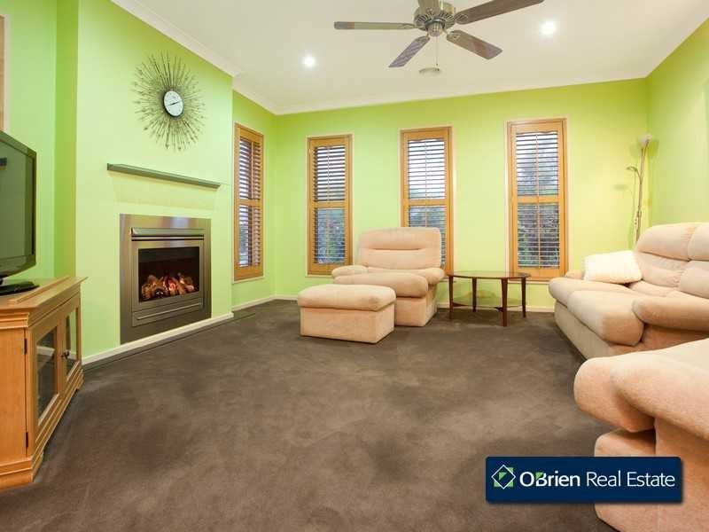 13 Kimberley Downs Court, Narre Warren South VIC 3805