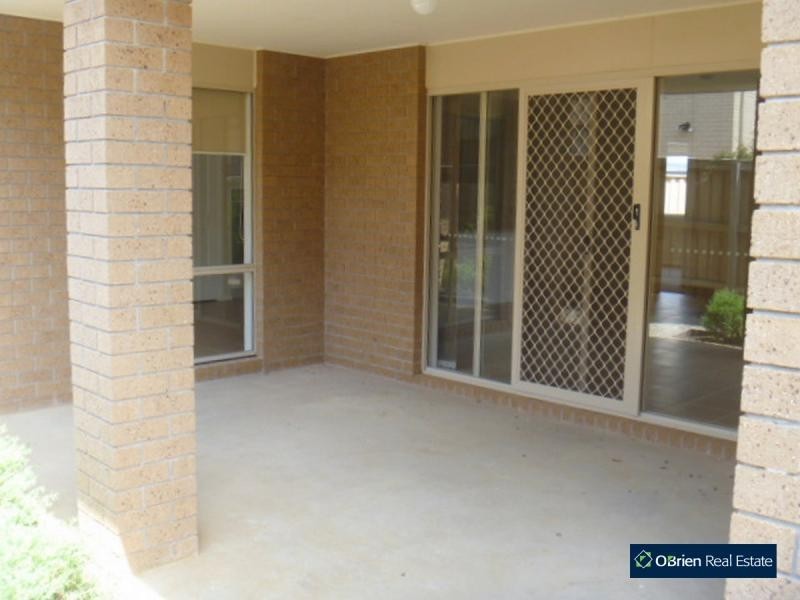 16 Barak Avenue, Berwick VIC 3806