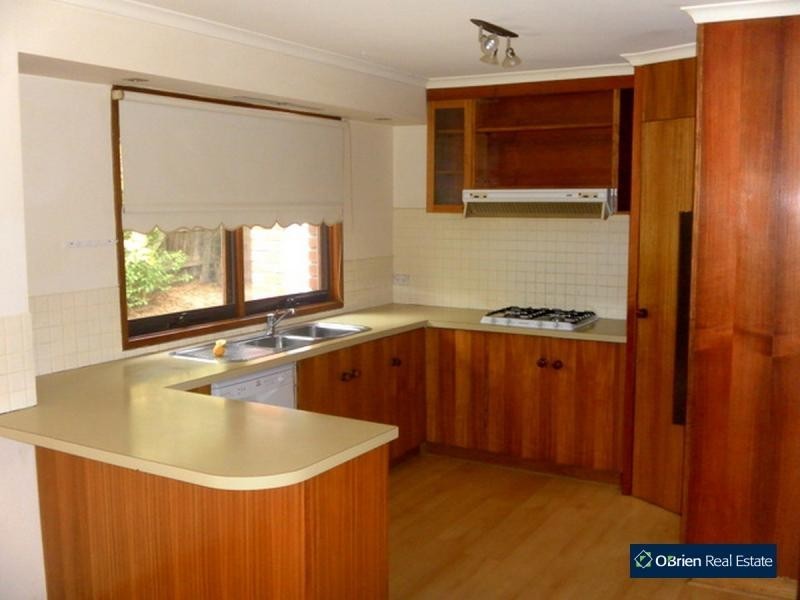 27 Reserve Street, Berwick VIC 3806