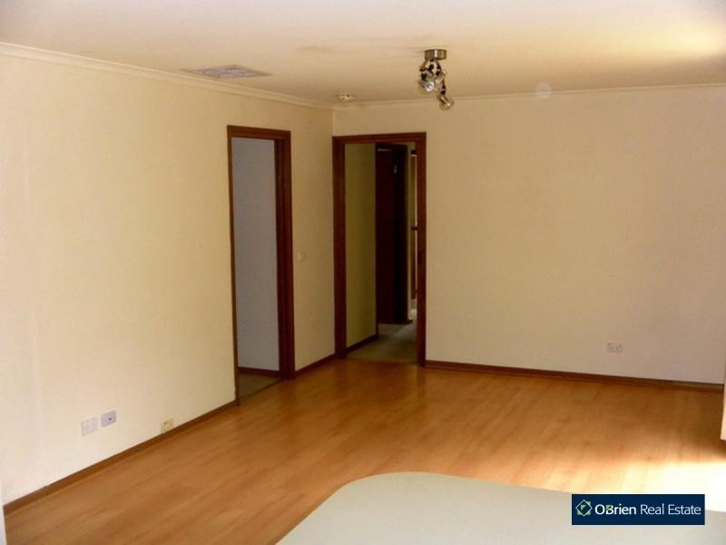 27 Reserve Street, Berwick VIC 3806