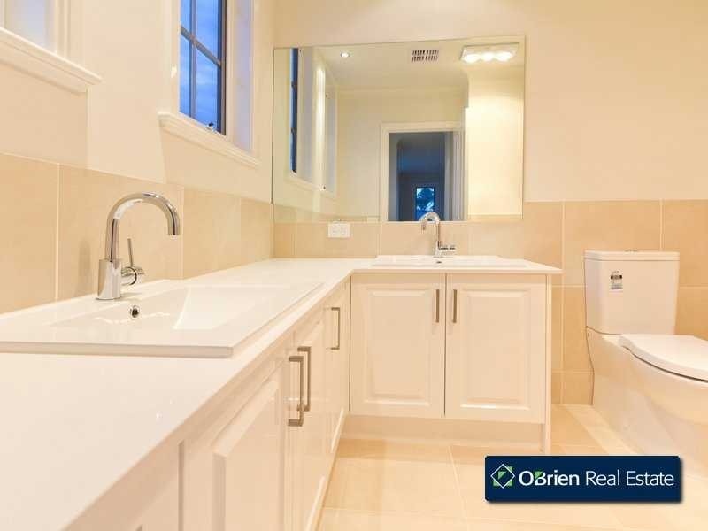 5 Avard Court, Berwick VIC 3806