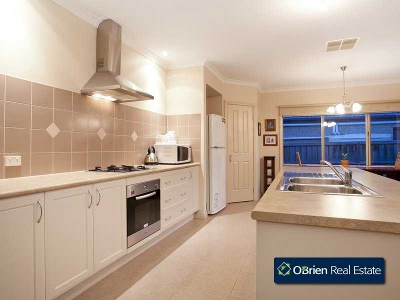 11 Sunhill Way, Berwick VIC 3806