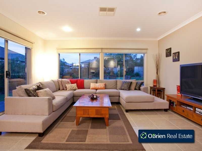 11 Sunhill Way, Berwick VIC 3806