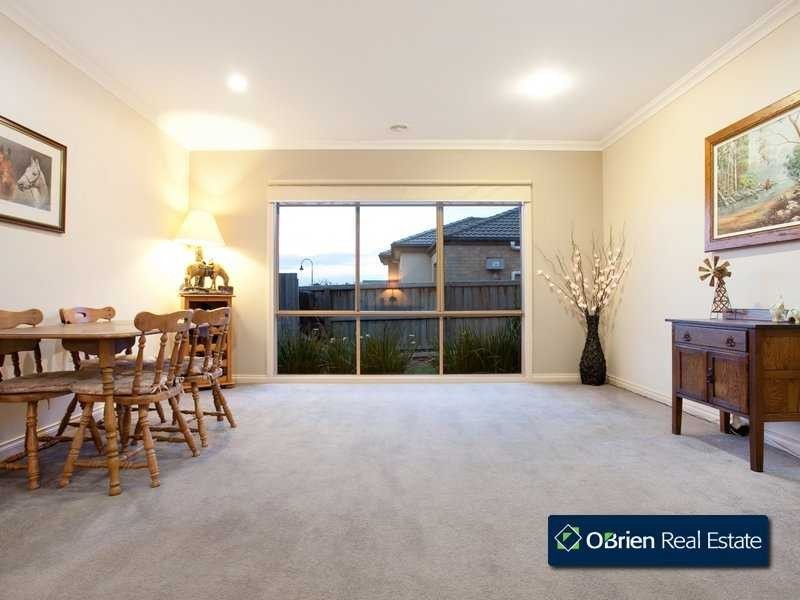 11 Sunhill Way, Berwick VIC 3806