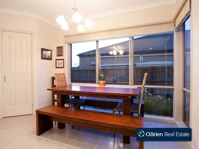 11 Sunhill Way, Berwick VIC 3806