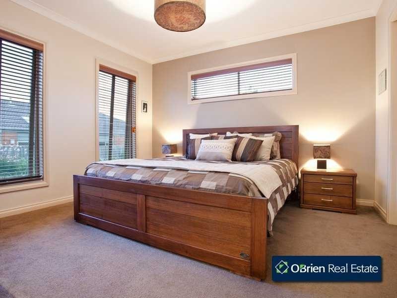 11 Sunhill Way, Berwick VIC 3806