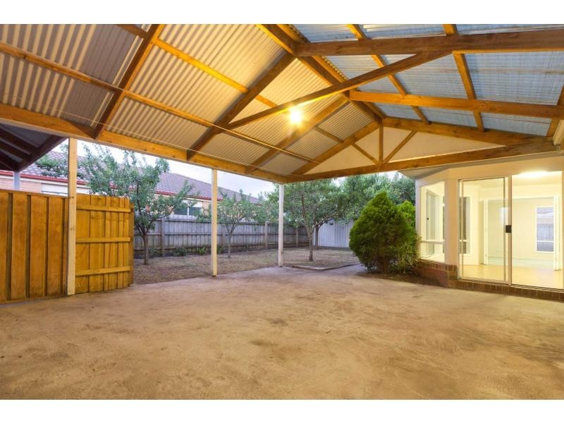 5 Baronet Walk, Narre Warren South VIC 3805