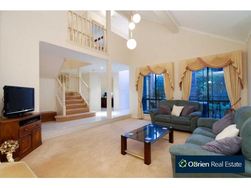 9 Brent Close, Berwick VIC 3806