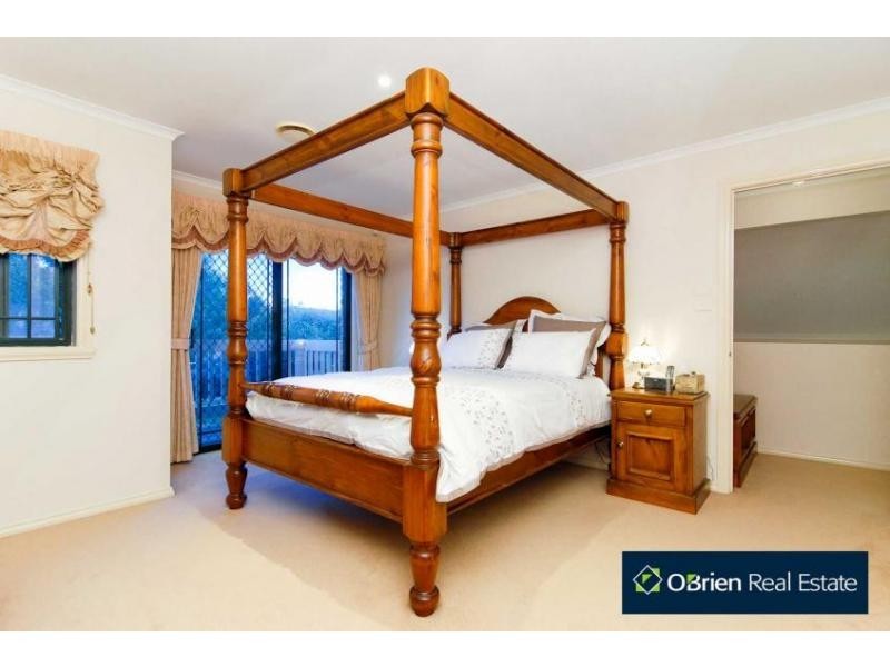 9 Brent Close, Berwick VIC 3806