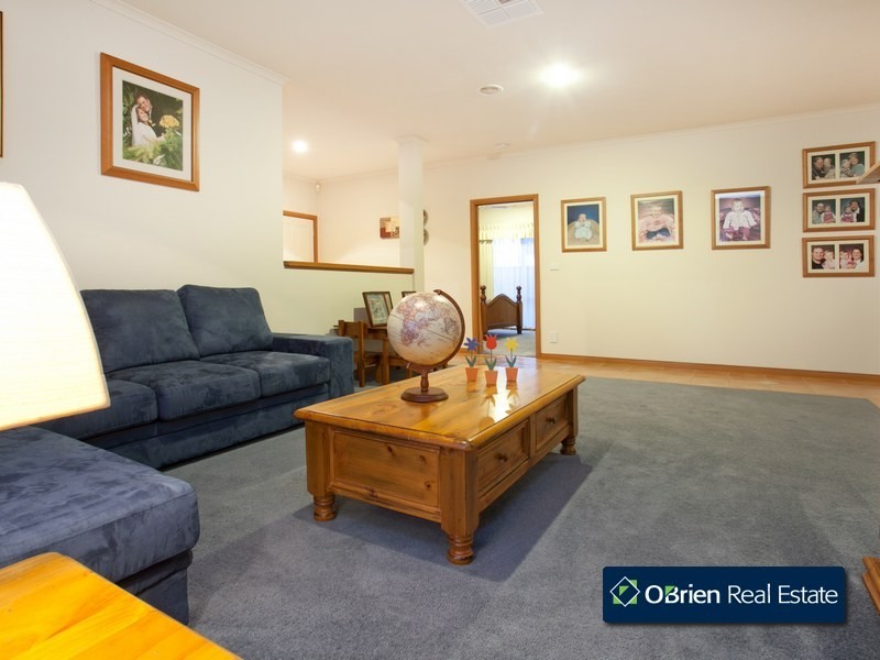 16 Sunhill Way, Berwick VIC 3806
