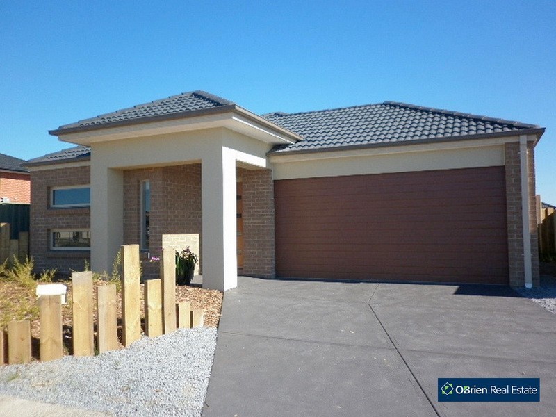 5 Moore Mews, Pakenham VIC 3810