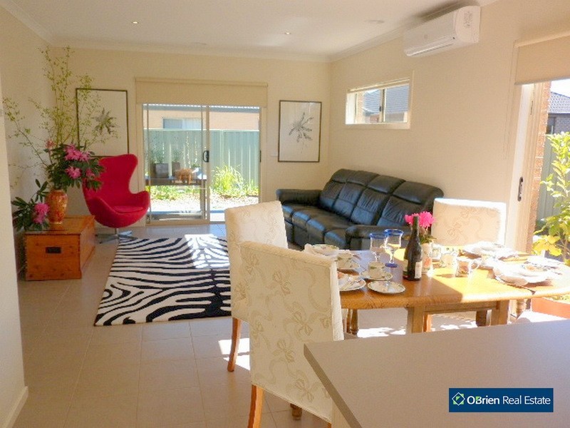 5 Moore Mews, Pakenham VIC 3810