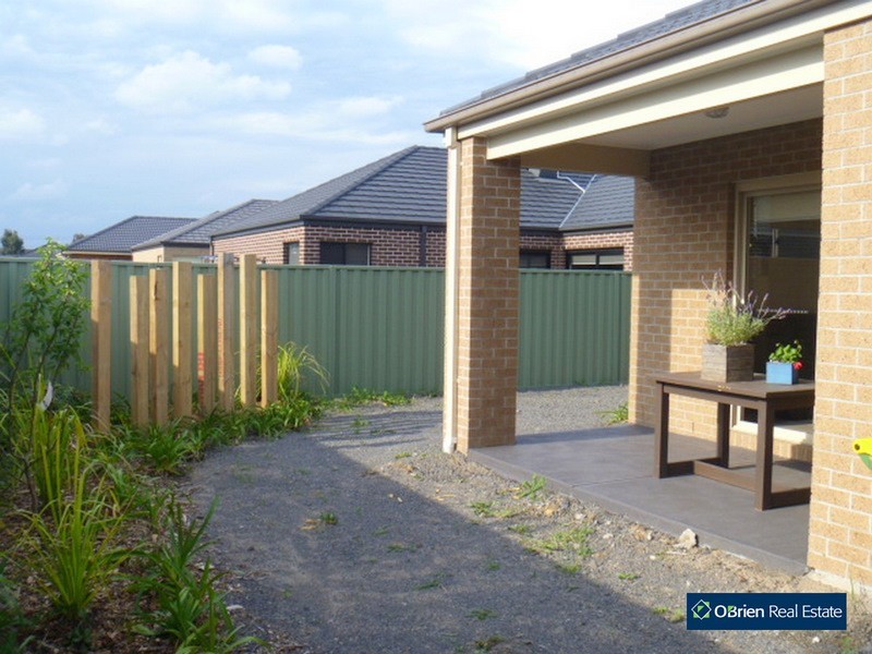 5 Moore Mews, Pakenham VIC 3810