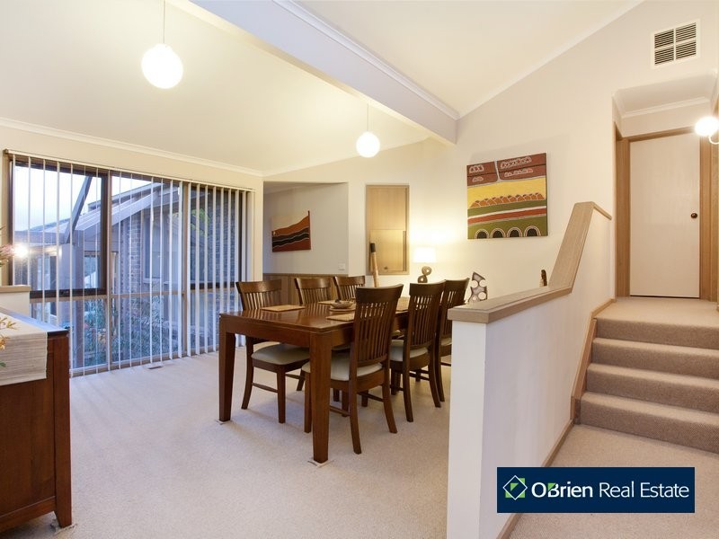 69 Edrington Park Drive, Berwick VIC 3806