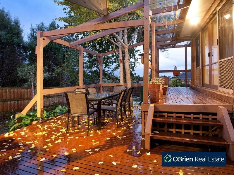 69 Edrington Park Drive, Berwick VIC 3806