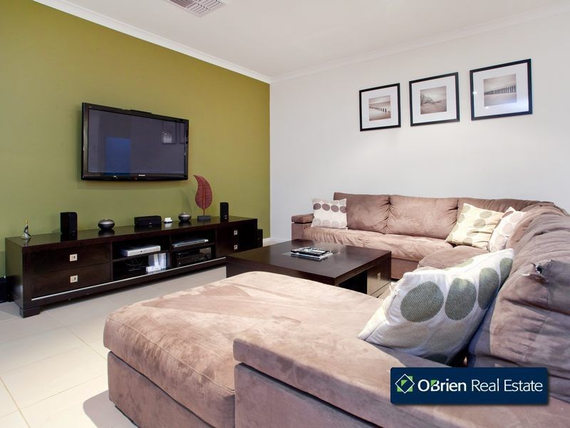 11 Sheldon Drive, Berwick VIC 3806