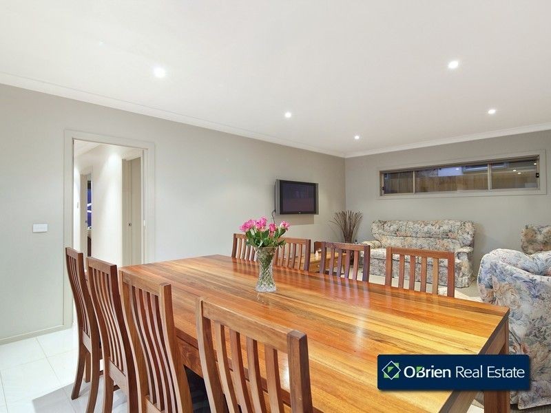 1/12 Kilvington Court, Berwick VIC 3806