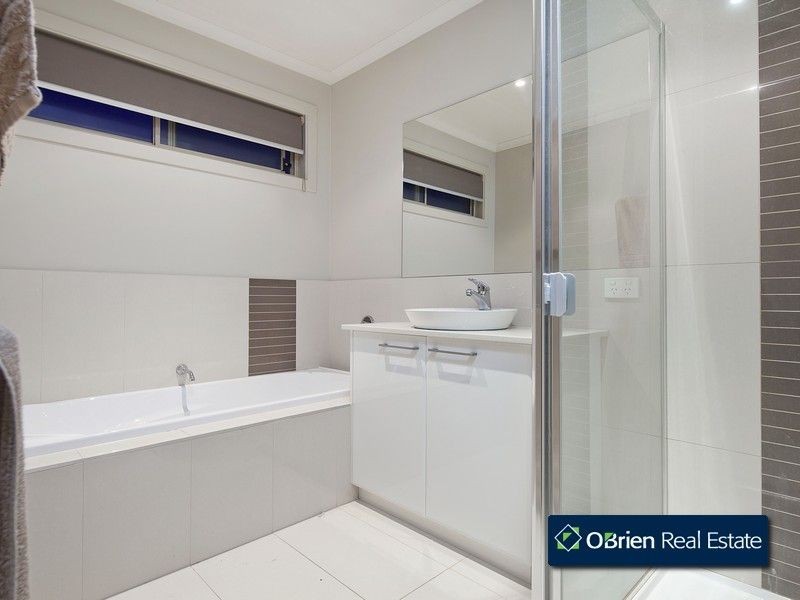 1/12 Kilvington Court, Berwick VIC 3806