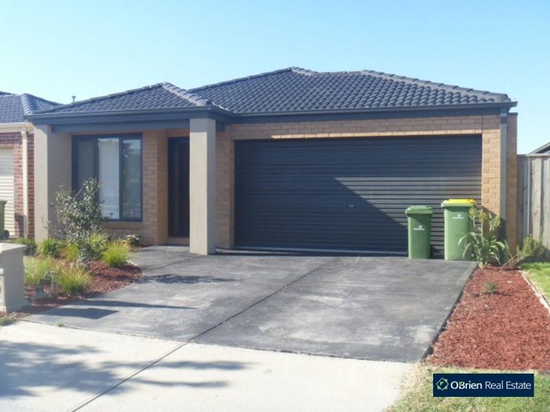 14 Central Avenue, Pakenham VIC 3810