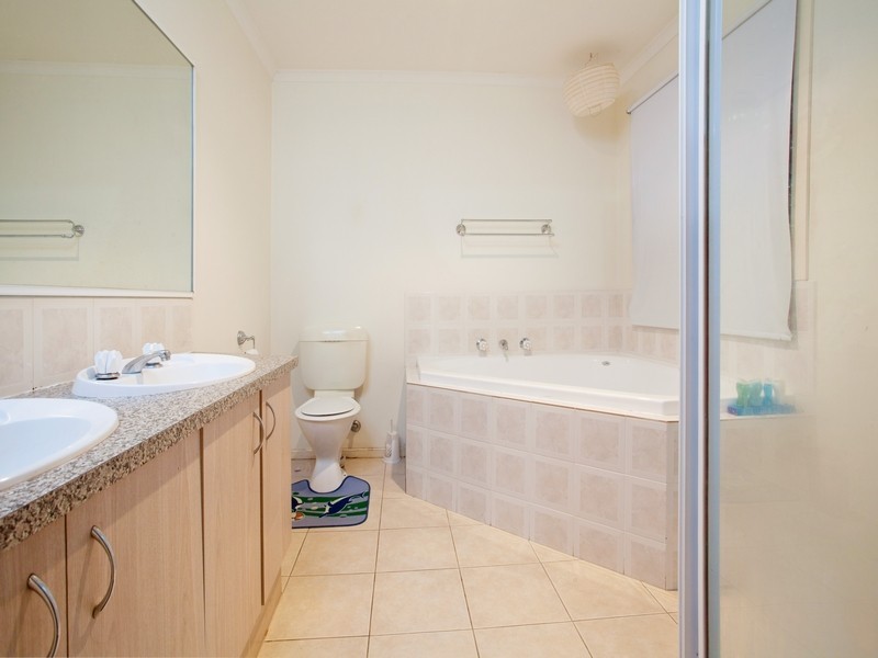 1 Littlecroft Avenue, Narre Warren South VIC 3805