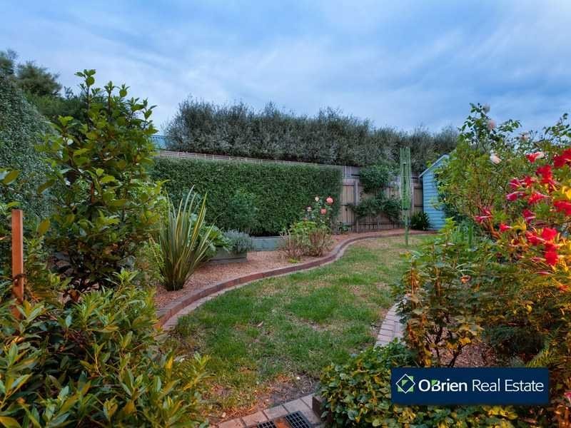 6 John Fisher Drive, Berwick VIC 3806