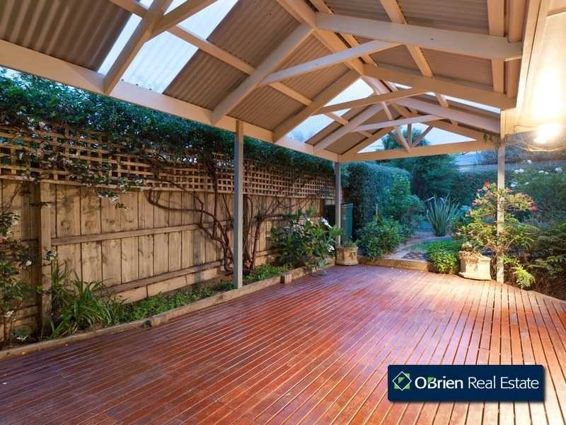 6 John Fisher Drive, Berwick VIC 3806