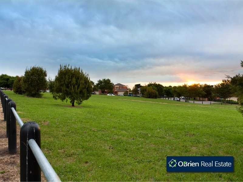 6 John Fisher Drive, Berwick VIC 3806