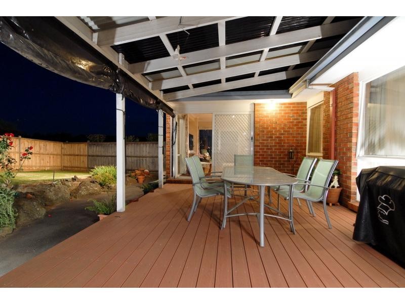 19 Dewdrop Place, Narre Warren South VIC 3805