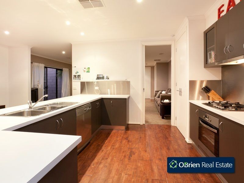 40 Rodlarni Crescent, Berwick VIC 3806