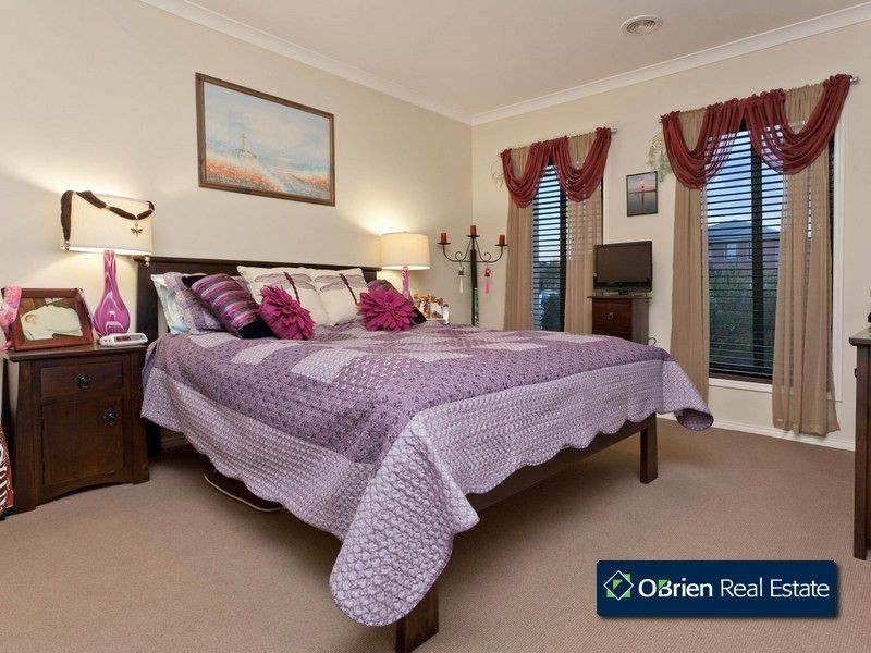 44 Jamieson Way, Berwick VIC 3806