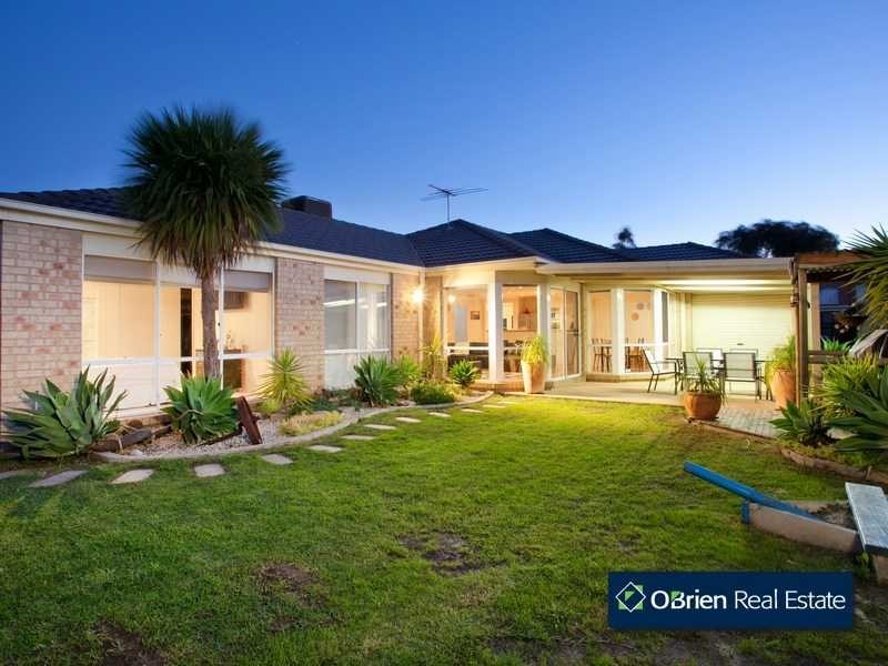 24 Clocktower Court, Berwick VIC 3806