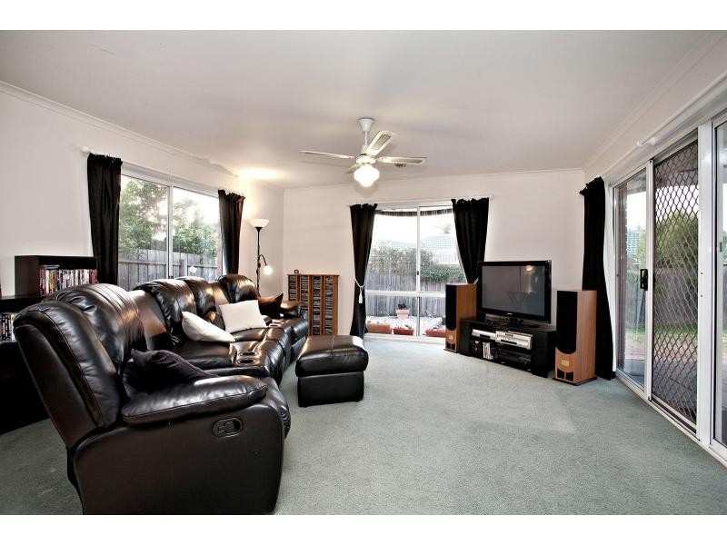 2 Lena Court, Berwick VIC 3806