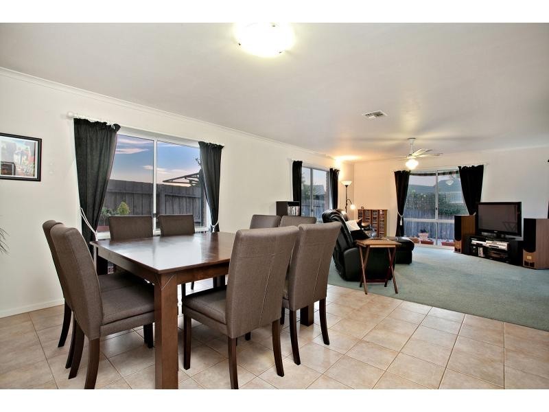 2 Lena Court, Berwick VIC 3806