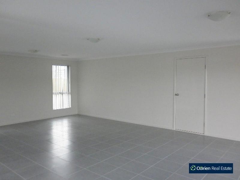 9 Kayanite Way, Officer VIC 3809