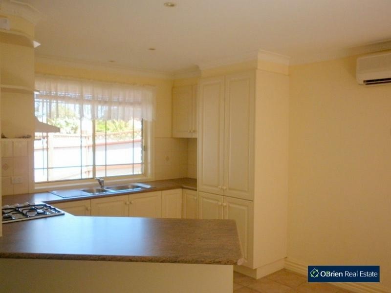 14 Mason Way, Berwick VIC 3806