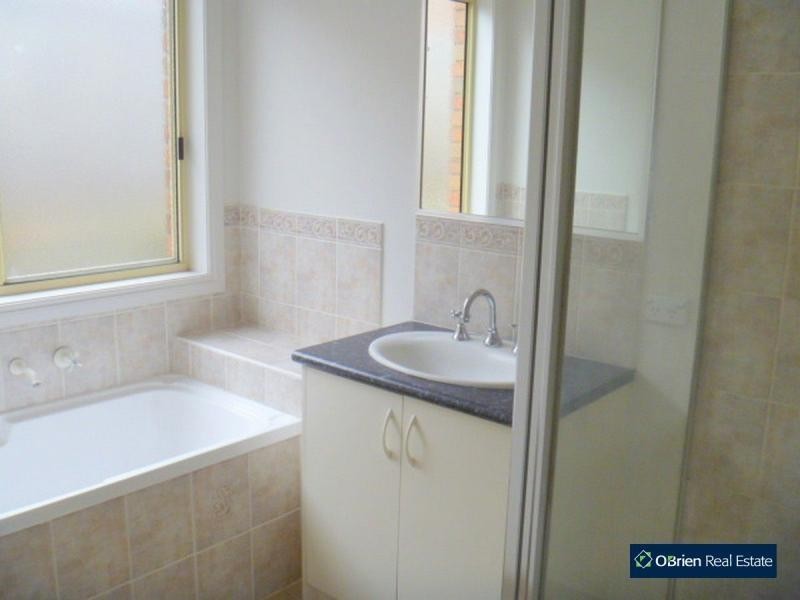 88 Earlsfield Drive, Berwick VIC 3806