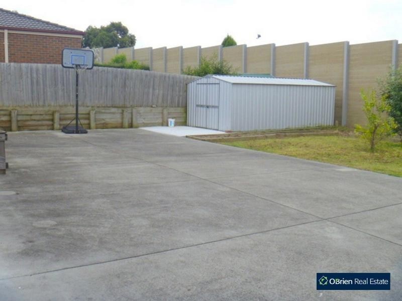 88 Earlsfield Drive, Berwick VIC 3806