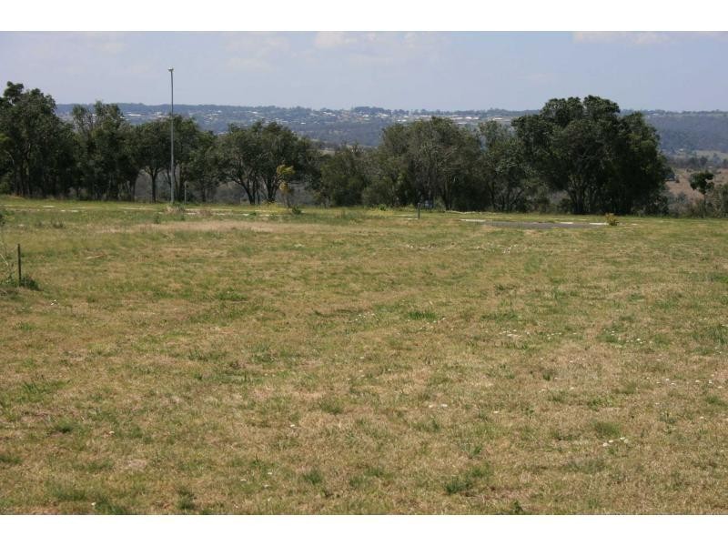 40 Hilltop Drive, Gowrie Junction QLD 4352