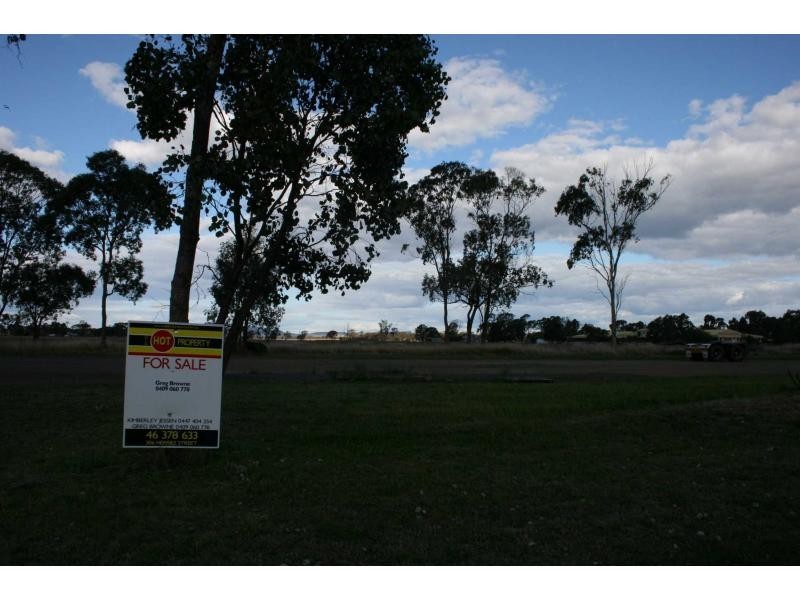 18 Ross Street, Oakey QLD 4401