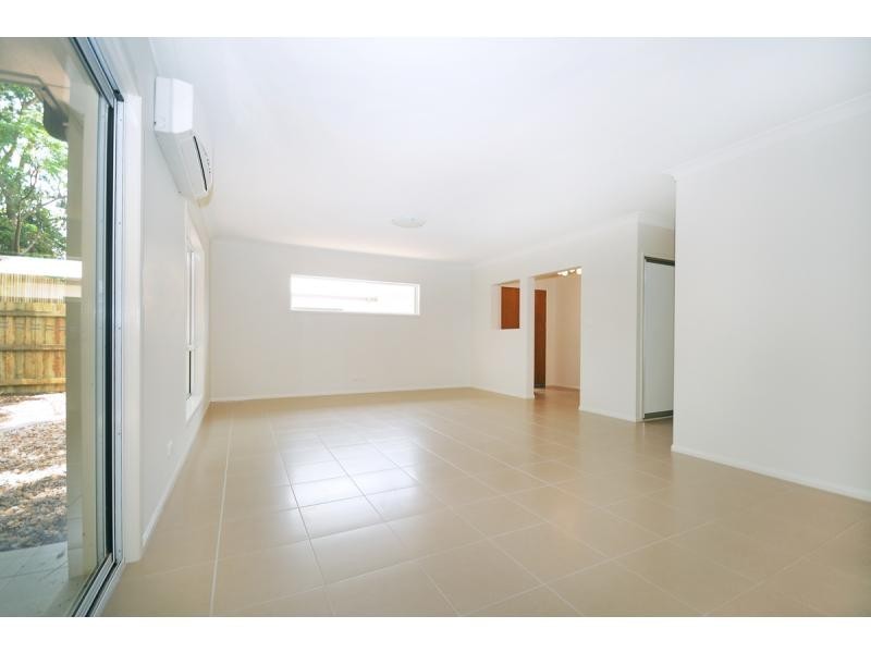 Villa 1/1 Barry Street, Mount Lofty QLD 4350